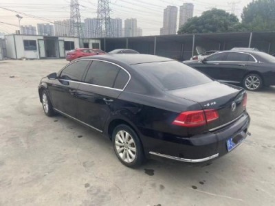 13年大众迈腾小型车