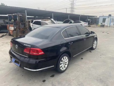 13年大众迈腾小型车