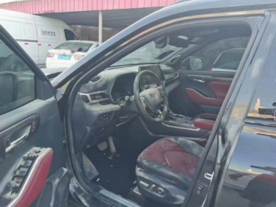 22年丰田皇冠中型车