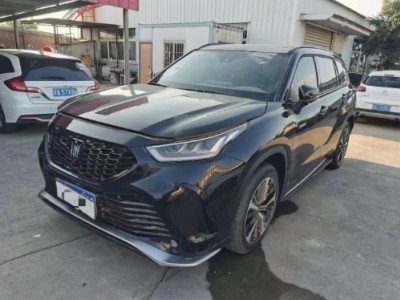 22年丰田皇冠中型车