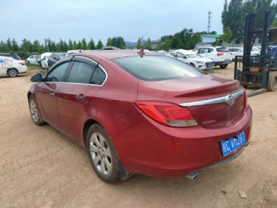 12年别克君威小型车