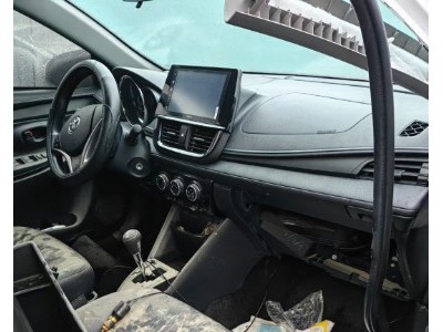 22年丰田威驰小型车