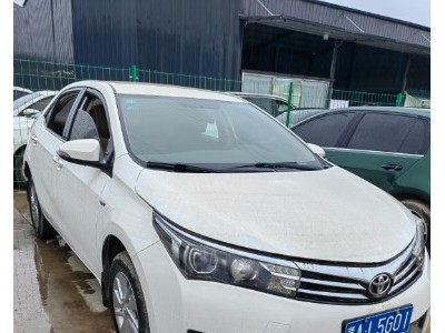 15年丰田卡罗拉小型车