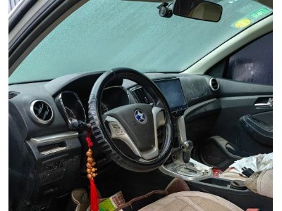 16年启辰启辰T70中型车