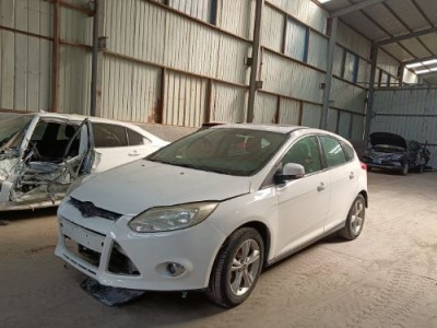 13年福特福克斯中型车