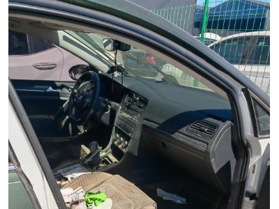 20年大众高尔夫中型车