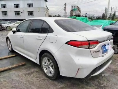 20年丰田雷凌小型车