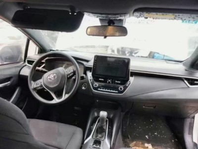 20年丰田雷凌小型车