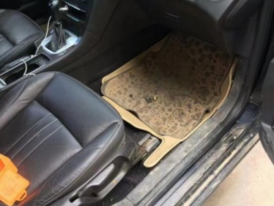 13年福特蒙迪欧小型车