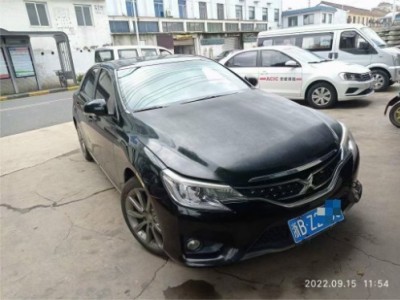 14年丰田锐志小型车