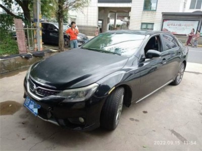14年丰田锐志小型车