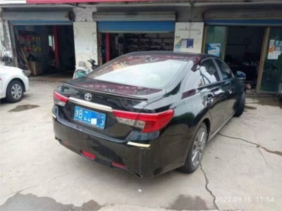 14年丰田锐志小型车