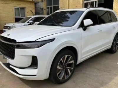 21年理想智造one中型车
