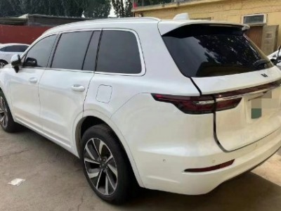21年理想智造one中型车