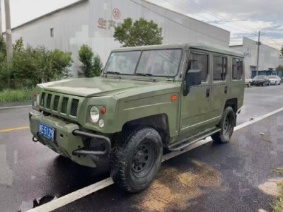 19年北汽制造勇士SUV