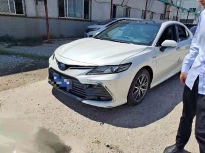 21年丰田凯美瑞中型车