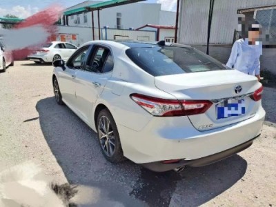 21年丰田凯美瑞中型车
