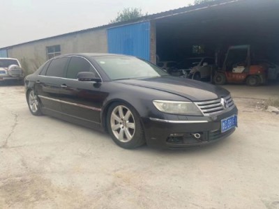 12年大众辉腾小型车