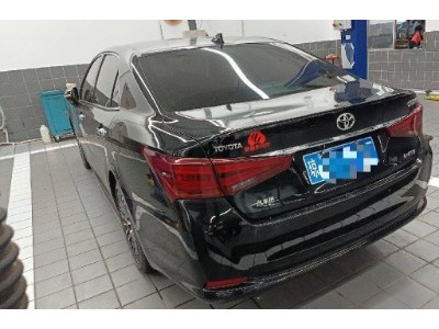 15年丰田皇冠中型车