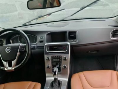 17年沃尔沃沃尔沃S60小型车