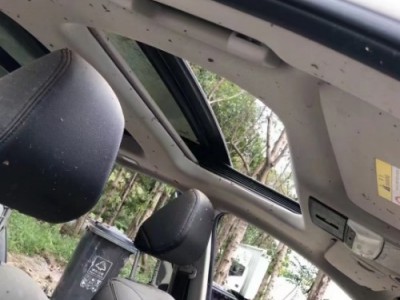 21年日产天籁小型车