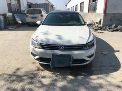 16年大众凌渡小型车