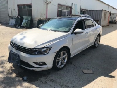 16年大众凌渡小型车