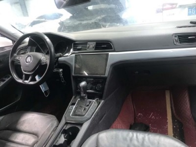 16年大众凌渡小型车