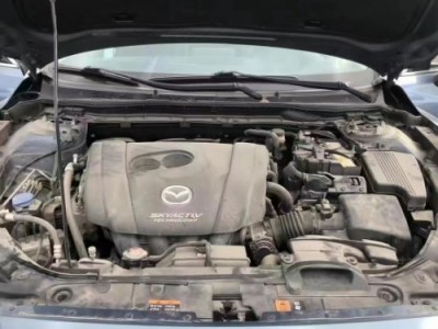16年马自达阿特兹小型车