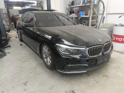 17年宝马宝马7系中型车