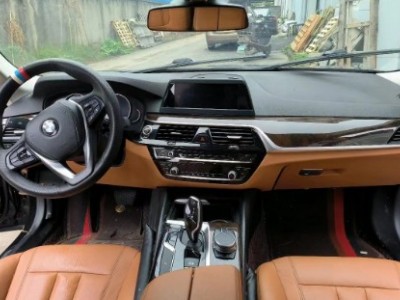 17年宝马宝马5系中型车