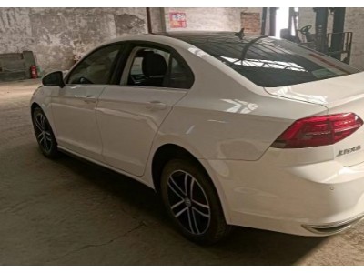 19年大众凌渡中型车