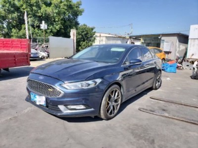 17年福特蒙迪欧中型车