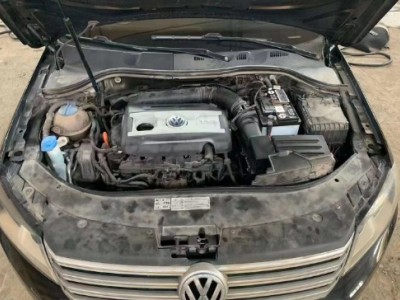 14年大众迈腾中型车