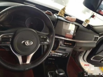 17年起亚起亚K5中型车