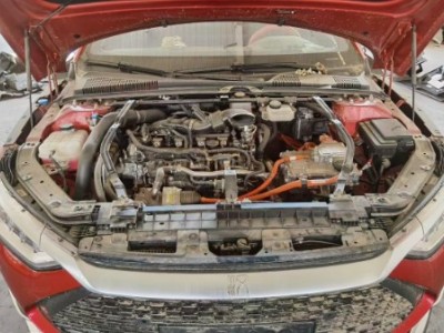 21年比亚迪汉小型车