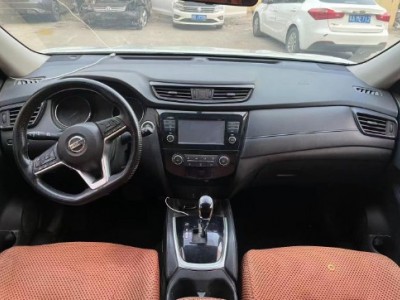 17年日产奇骏SUV