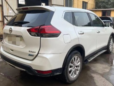 17年日产奇骏SUV