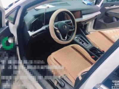 20年大众高尔夫中型车