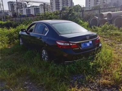 17年本田雅阁小型车