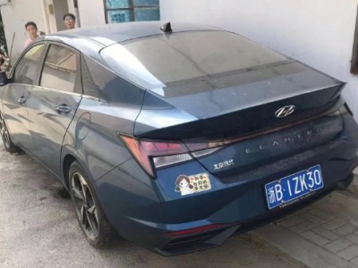 21年现代伊兰特中型车