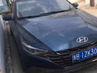 21年现代伊兰特中型车
