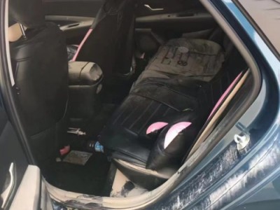 21年现代伊兰特中型车