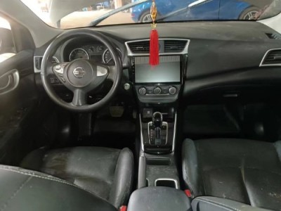 年日产轩逸中型车