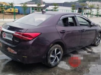 18年丰田雷凌中型车