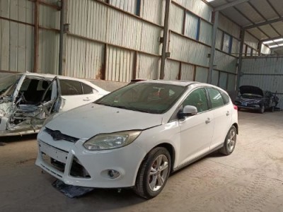13年福特福克斯中型车
