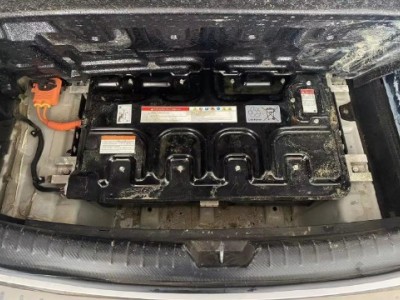 20年现代索纳塔小型车
