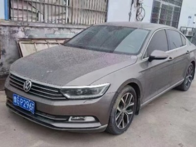 17年大众迈腾小型车