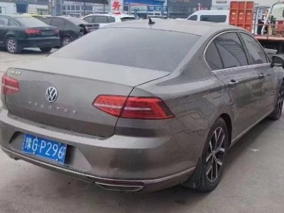 17年大众迈腾小型车
