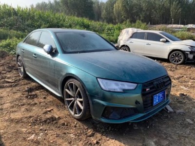 年奥迪奥迪S4小型车